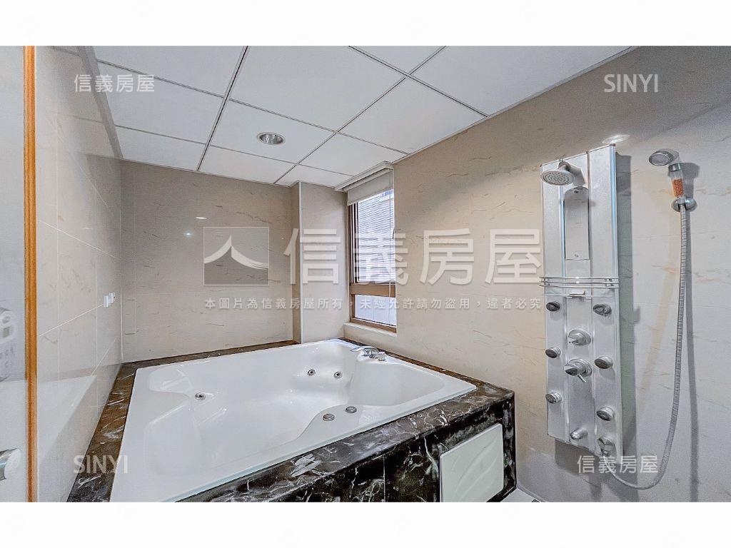 專任蓓森朵夫雙車別墅可看房屋室內格局與周邊環境