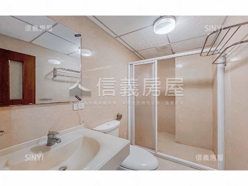 專任蓓森朵夫雙車別墅可看房屋室內格局與周邊環境