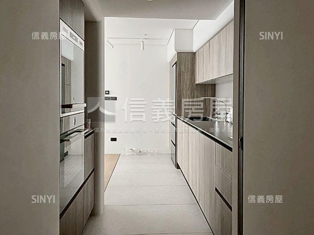 光影逗留．質樸靜謐房屋室內格局與周邊環境