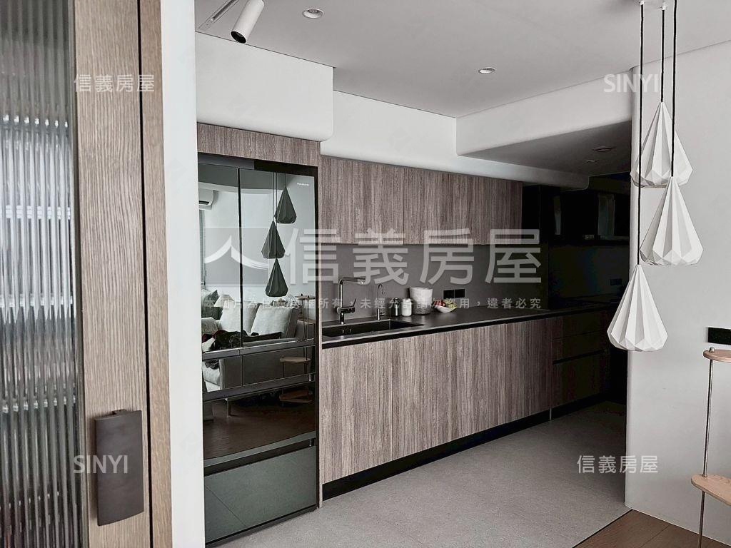 光影逗留．質樸靜謐房屋室內格局與周邊環境