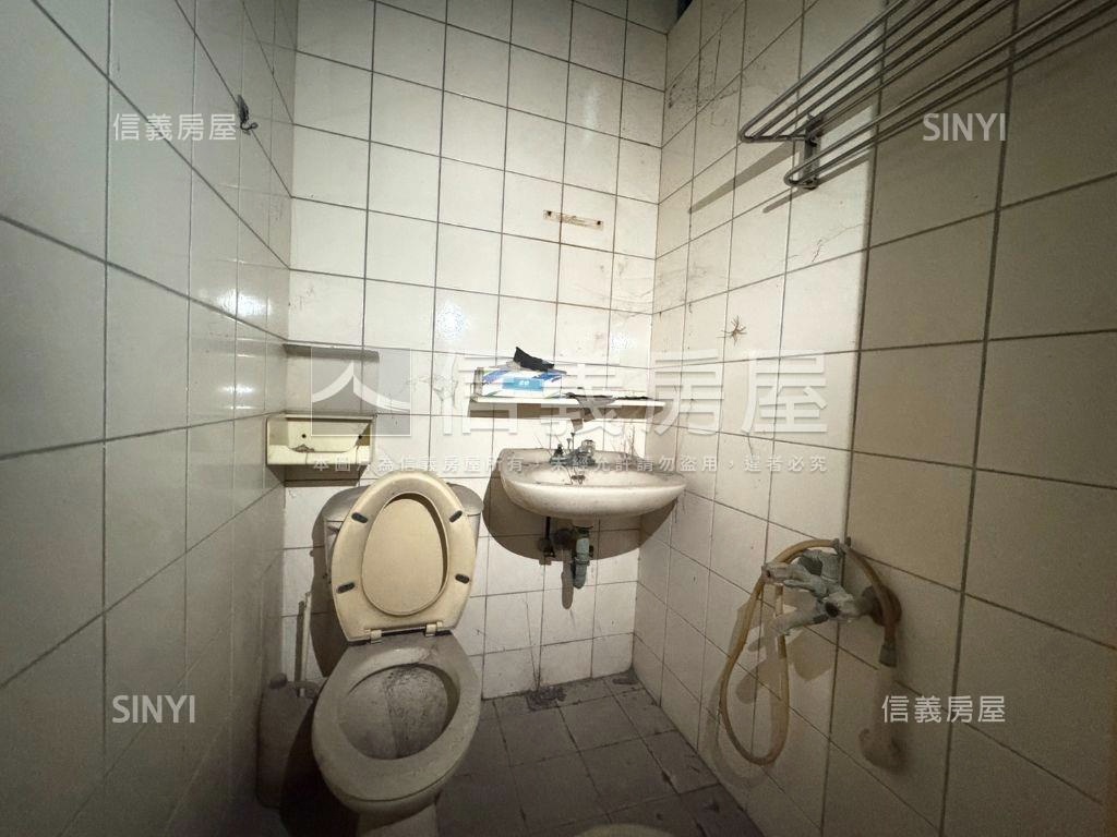 近中國醫五米面寬優質店面房屋室內格局與周邊環境