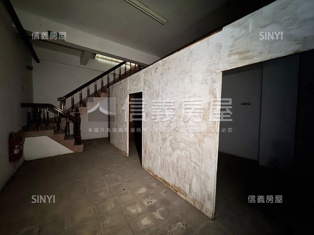 近中國醫五米面寬優質店面房屋室內格局與周邊環境