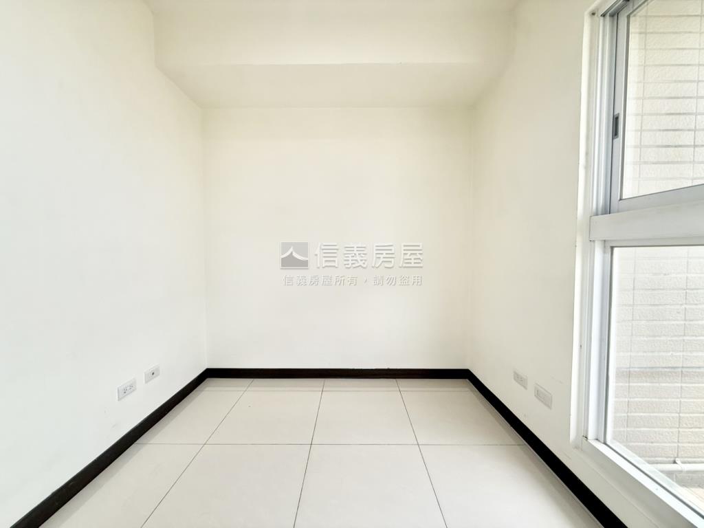 低總價！高樓三房車位房屋室內格局與周邊環境