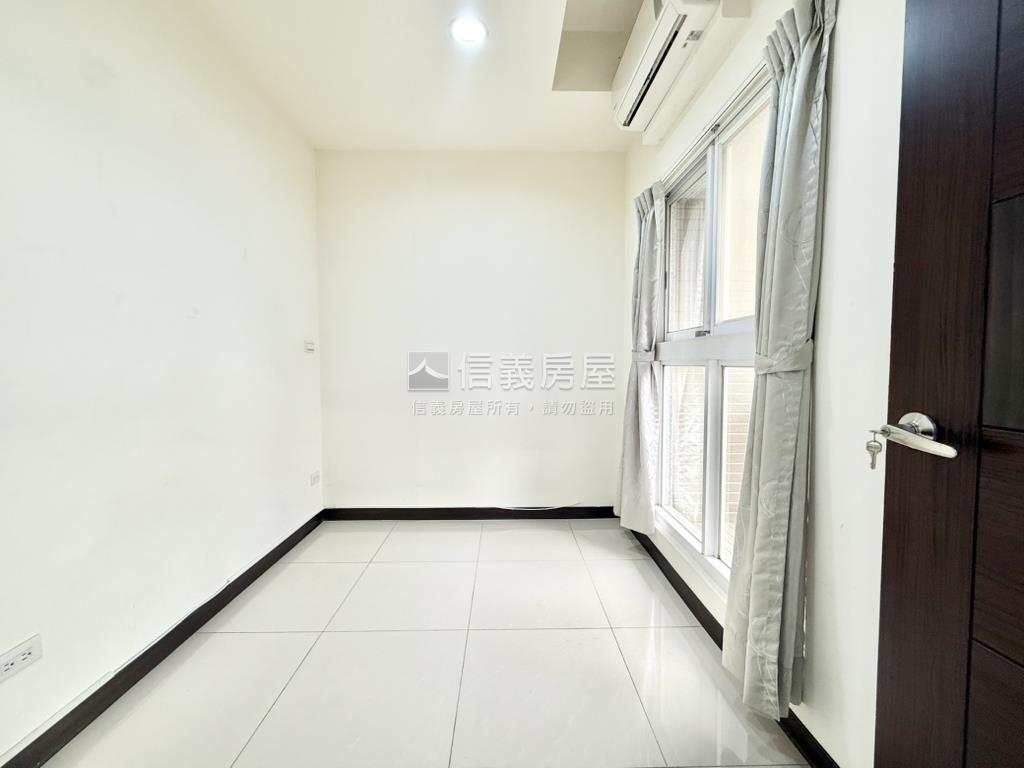 低總價！高樓三房車位房屋室內格局與周邊環境