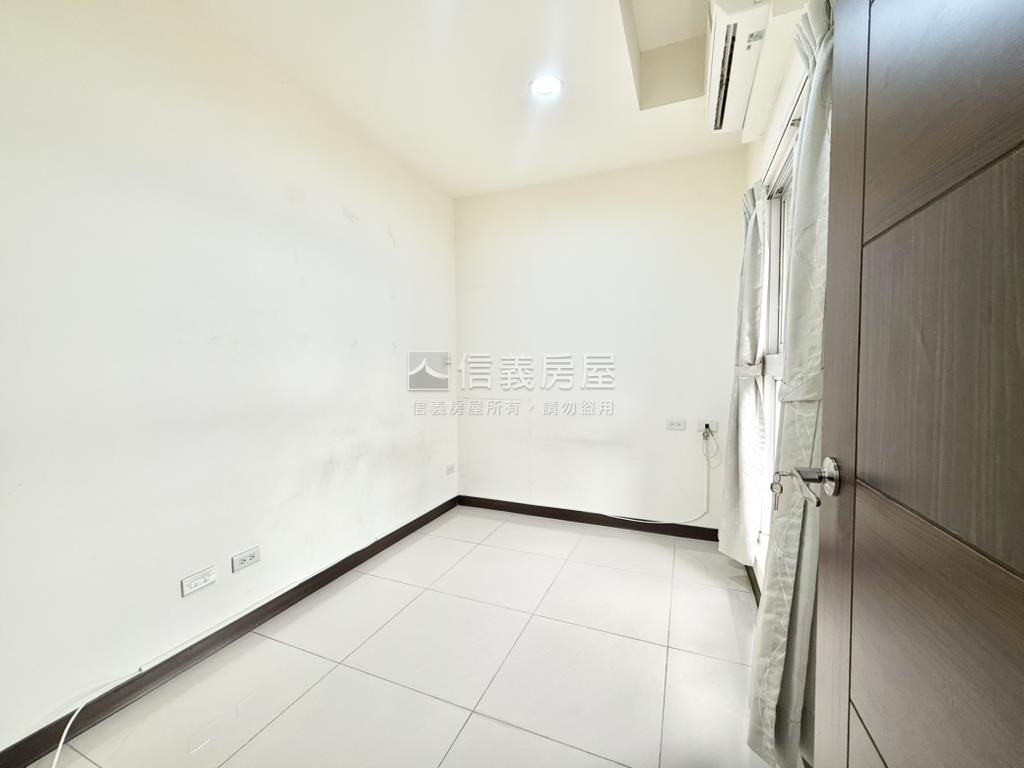 低總價！高樓三房車位房屋室內格局與周邊環境