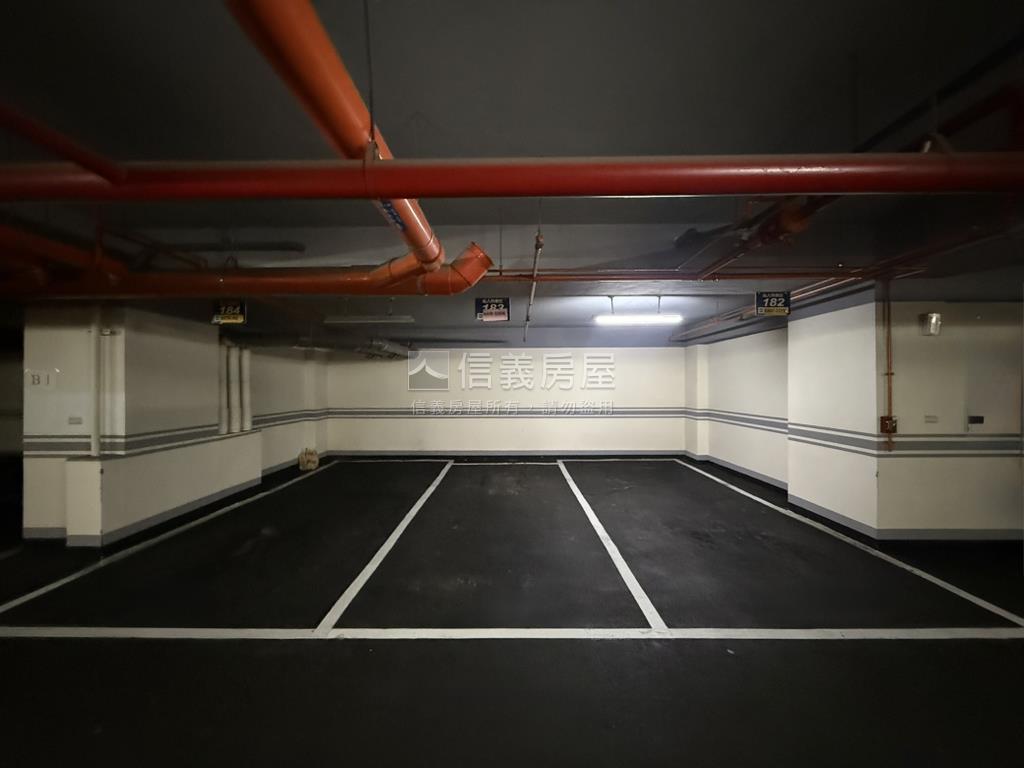 低總價！高樓三房車位房屋室內格局與周邊環境
