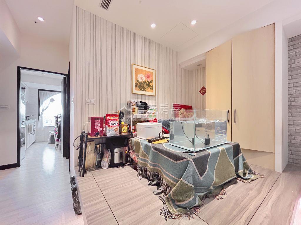 ＳＫＹ１裝潢河景２＋１房屋室內格局與周邊環境