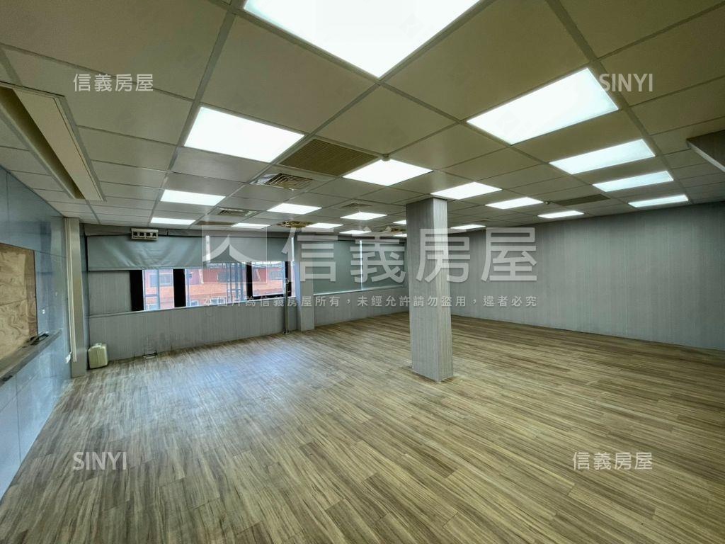 三多商圈傳家雙面寬金透店房屋室內格局與周邊環境