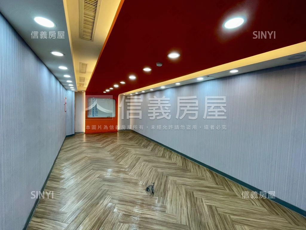 三多商圈傳家雙面寬金透店房屋室內格局與周邊環境