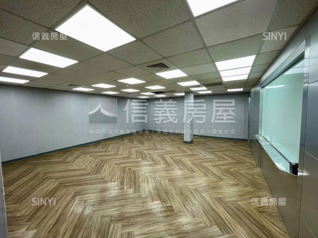 三多商圈傳家雙面寬金透店房屋室內格局與周邊環境