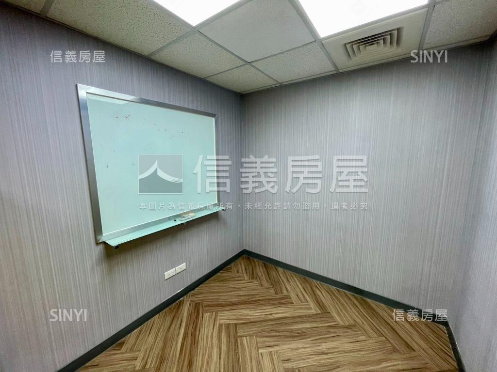 三多商圈傳家雙面寬金透店房屋室內格局與周邊環境