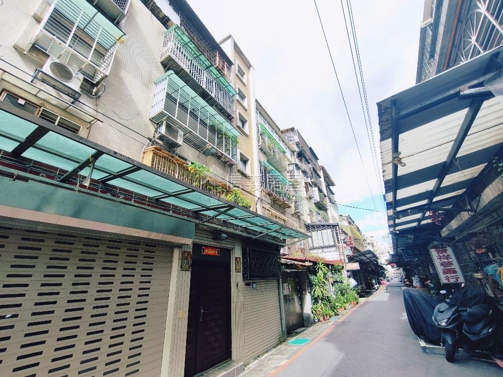秀朗國小公寓２樓房屋室內格局與周邊環境