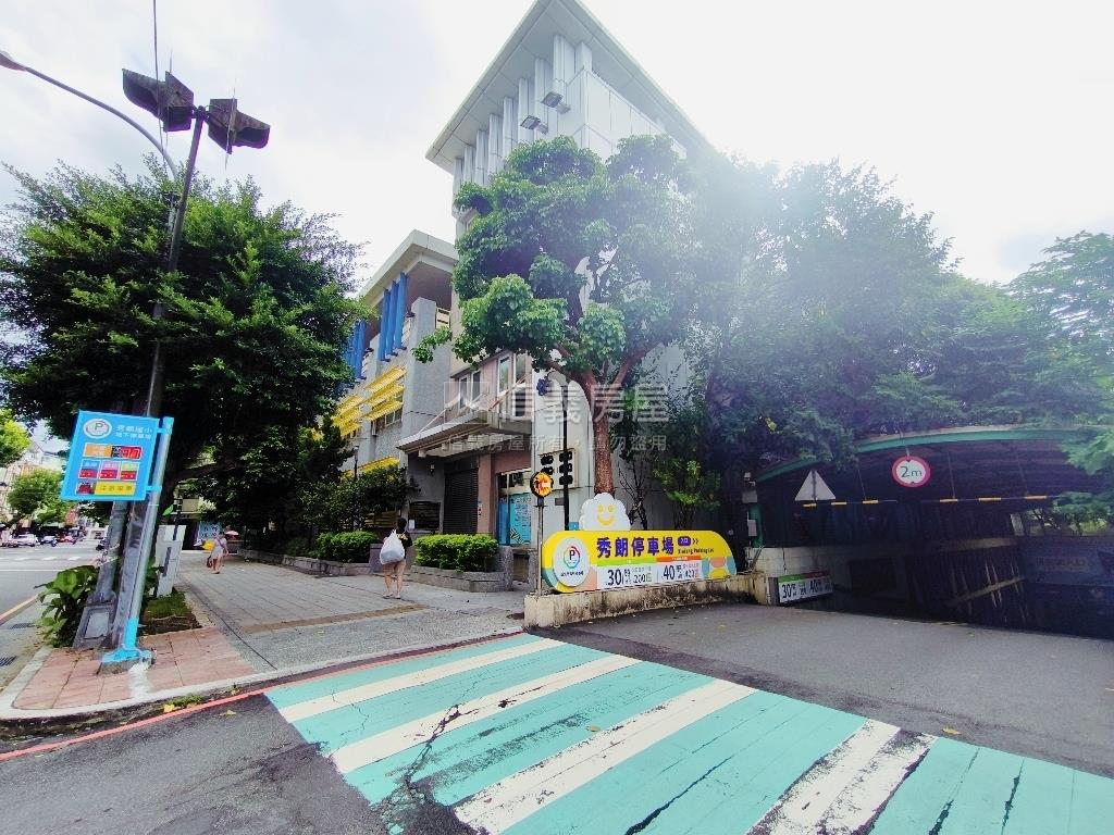 秀朗國小公寓２樓房屋室內格局與周邊環境