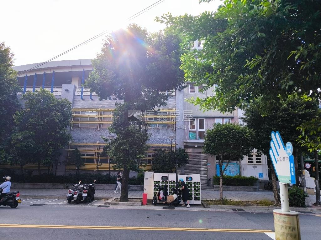 秀朗國小公寓２樓房屋室內格局與周邊環境