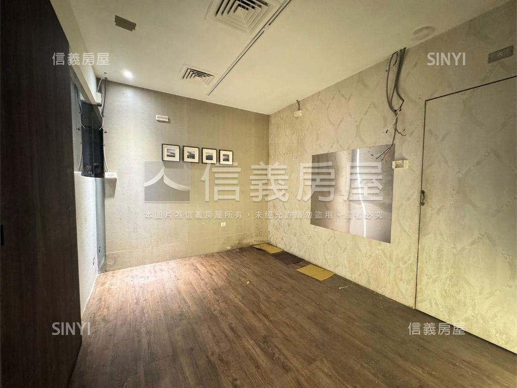 正南京東路商二大土地透天房屋室內格局與周邊環境