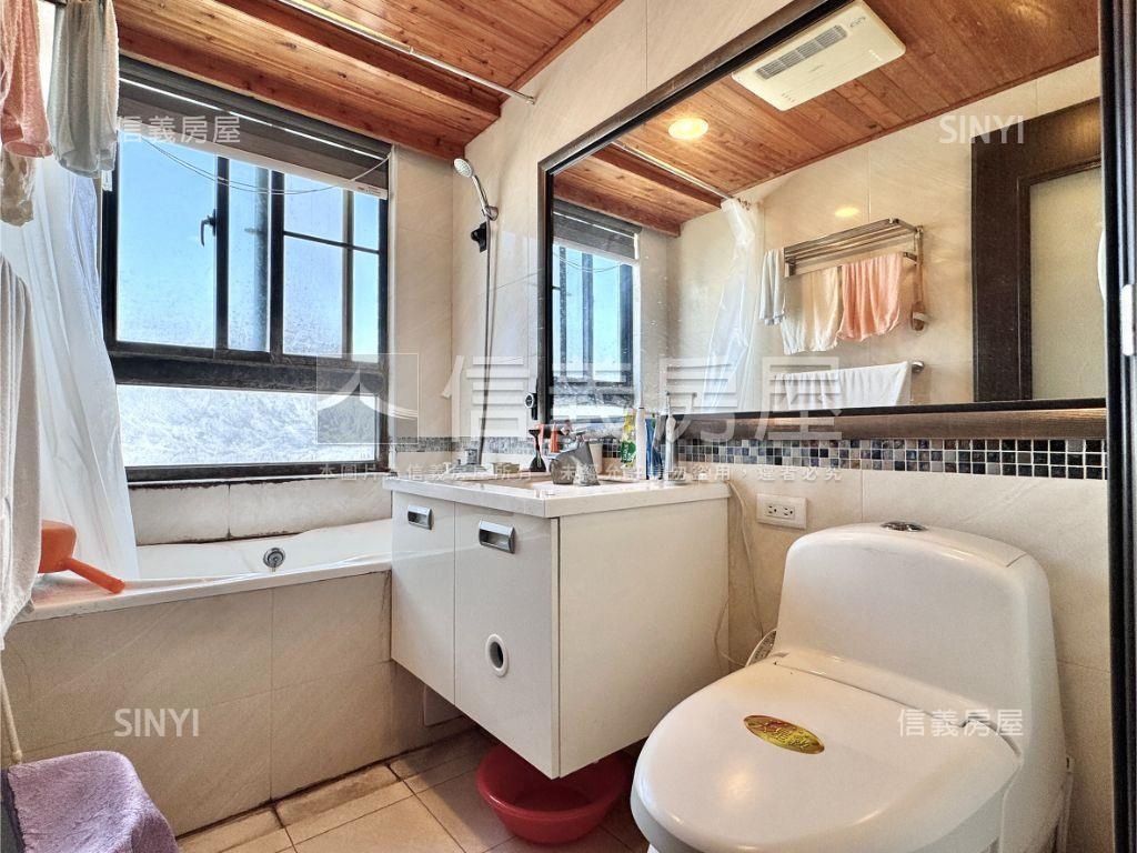 高雄大學次高樓三房車位房屋室內格局與周邊環境