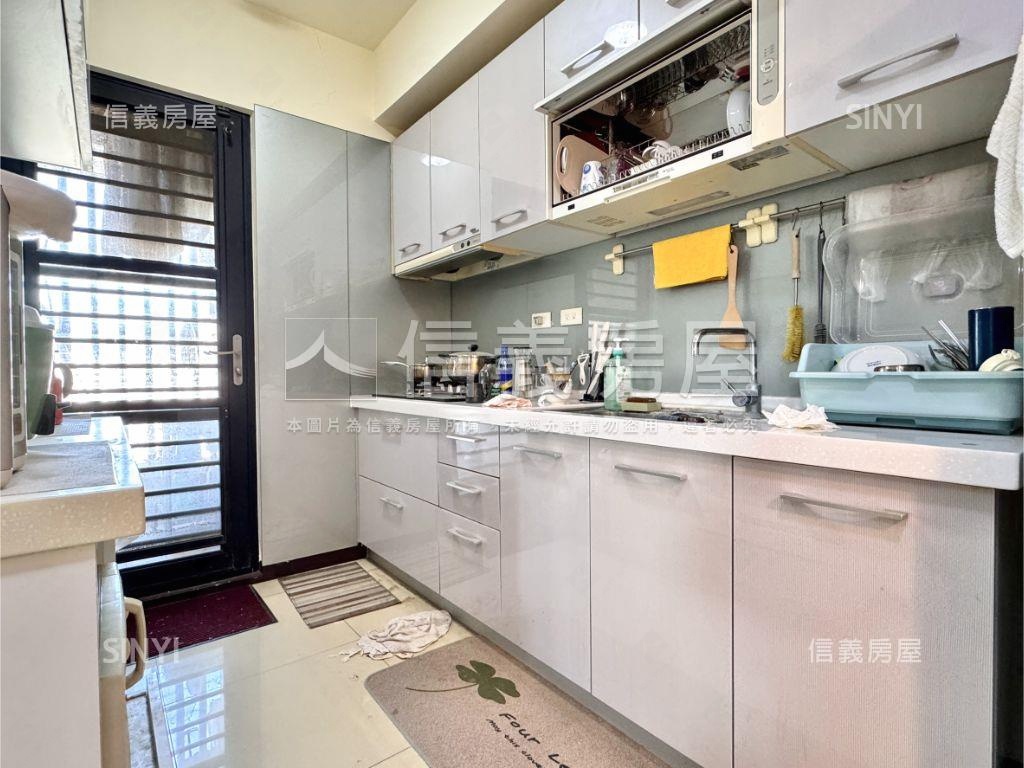 高雄大學次高樓三房車位房屋室內格局與周邊環境