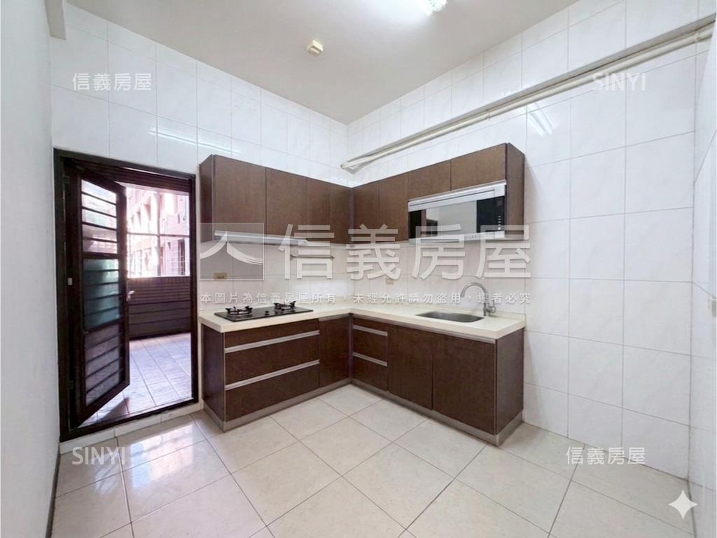 後驛吉林街稀有２０年透店房屋室內格局與周邊環境