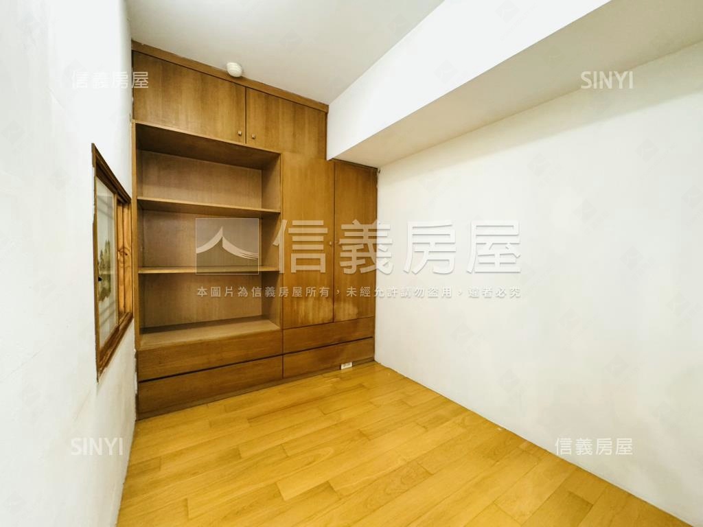 仁愛路低公設電梯３房１室房屋室內格局與周邊環境