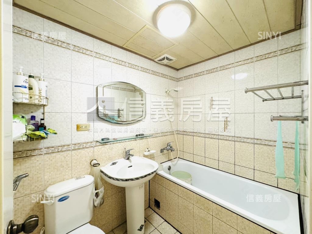 仁愛路低公設電梯３房１室房屋室內格局與周邊環境