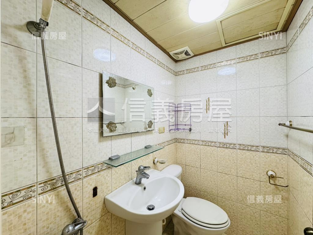 仁愛路低公設電梯３房１室房屋室內格局與周邊環境