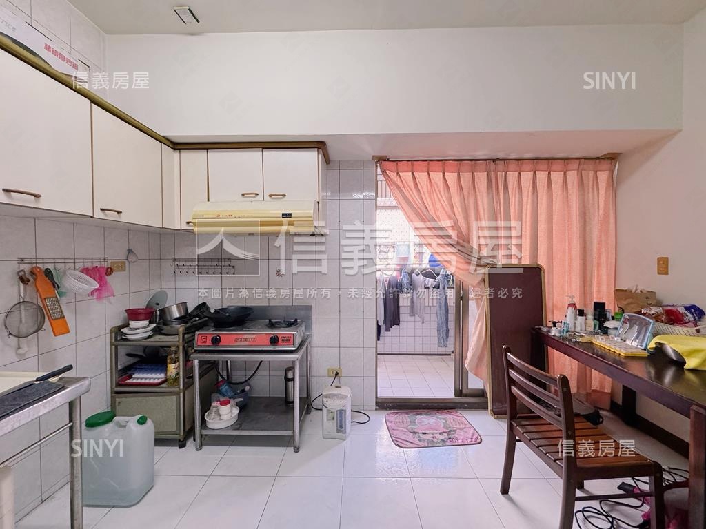 近楠梓科技園區三房房屋室內格局與周邊環境