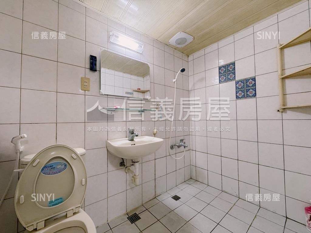 近楠梓科技園區三房房屋室內格局與周邊環境