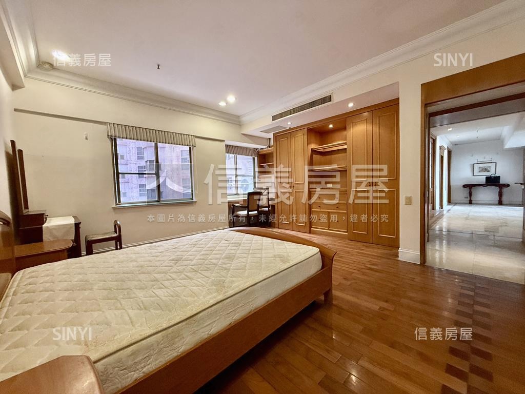 輝皇景觀高樓大四房平車房屋室內格局與周邊環境