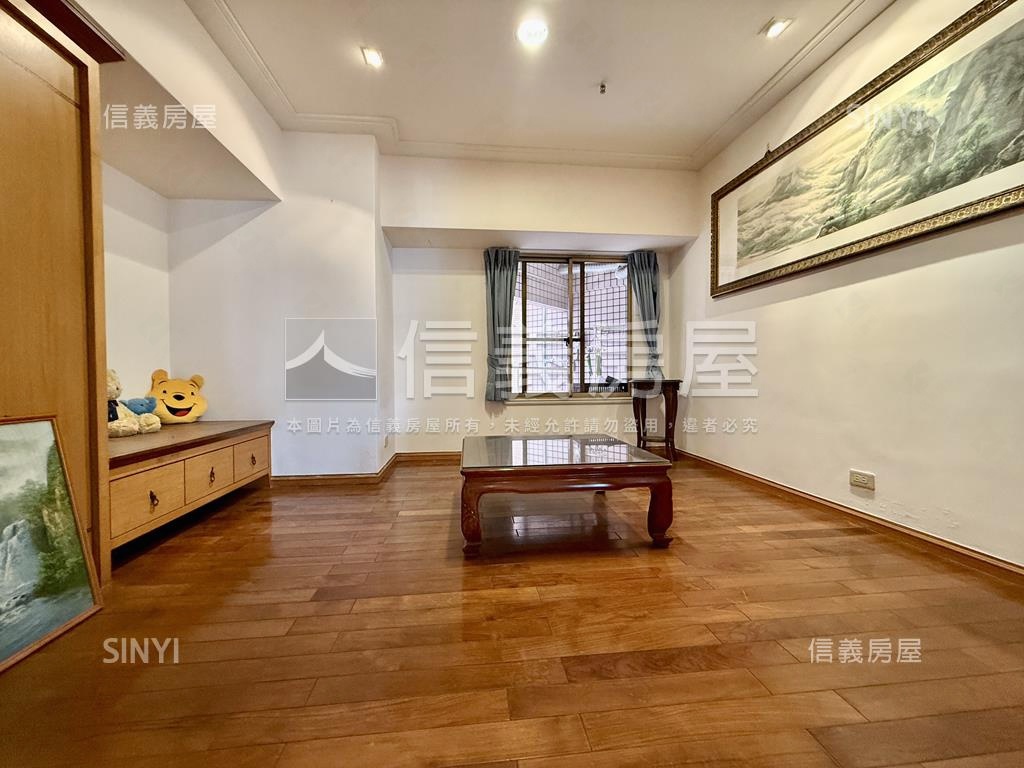 輝皇景觀高樓大四房平車房屋室內格局與周邊環境