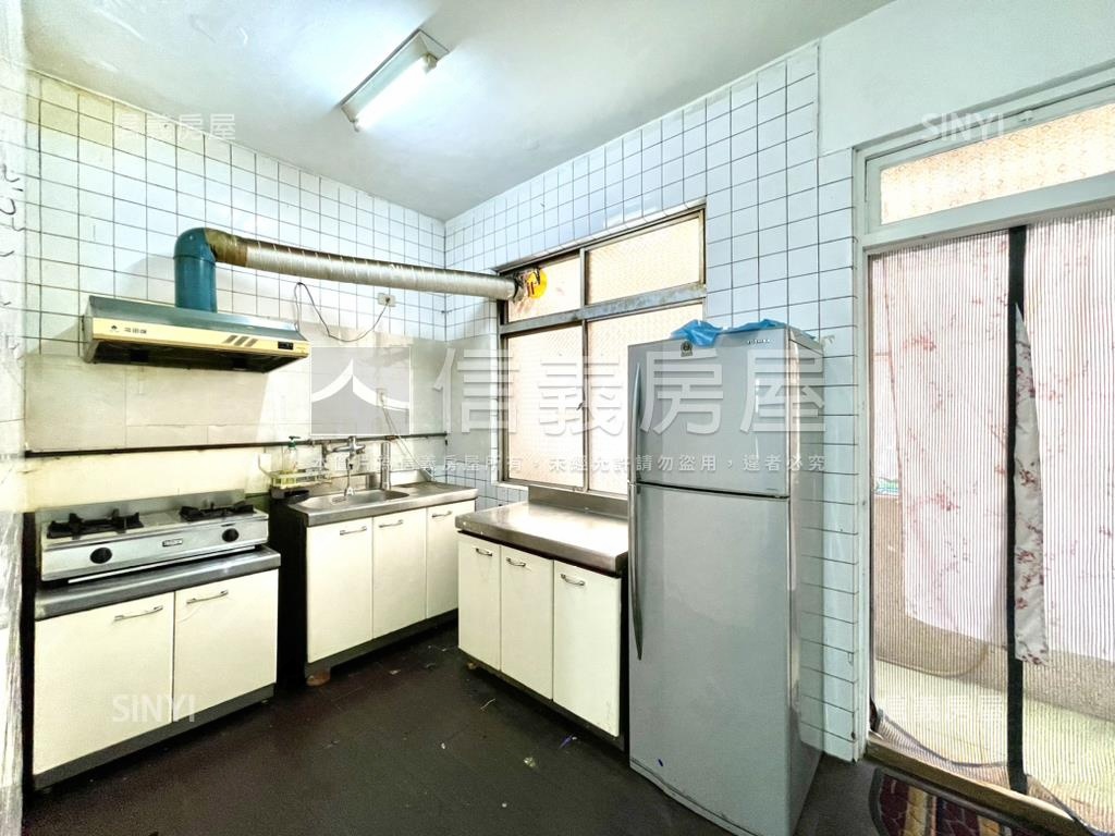 近捷運２樓邊間美屋房屋室內格局與周邊環境