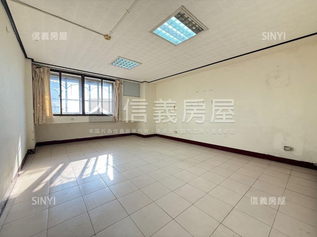 鹽埕駁二高樓大坪採光宅房屋室內格局與周邊環境