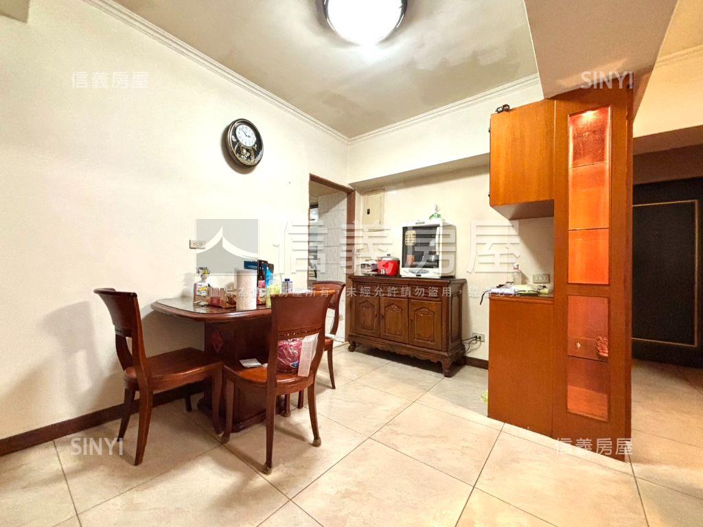 藝術溫馨３房車位房屋室內格局與周邊環境