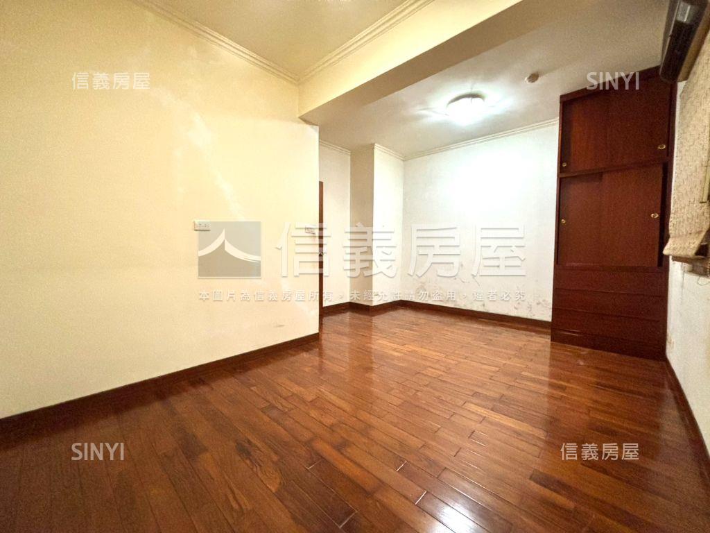 藝術溫馨３房車位房屋室內格局與周邊環境