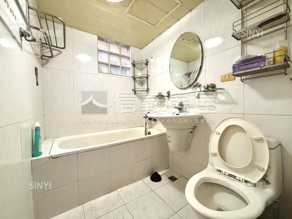 藝術溫馨３房車位房屋室內格局與周邊環境