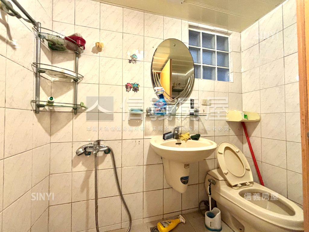 藝術溫馨３房車位房屋室內格局與周邊環境