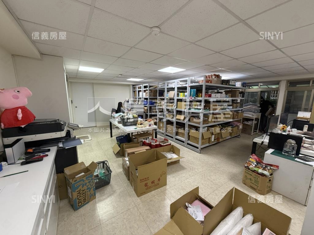 近光復橋商辦有車位房屋室內格局與周邊環境