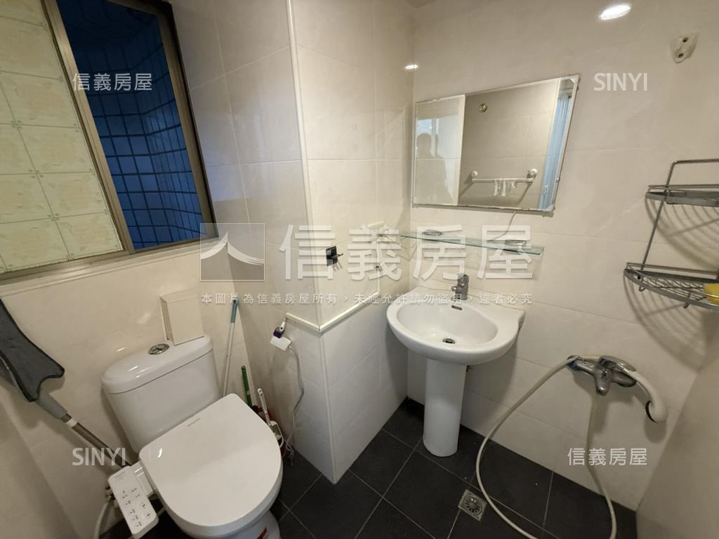 近光復橋商辦有車位房屋室內格局與周邊環境