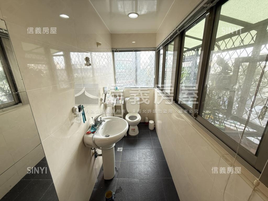 近光復橋商辦有車位房屋室內格局與周邊環境