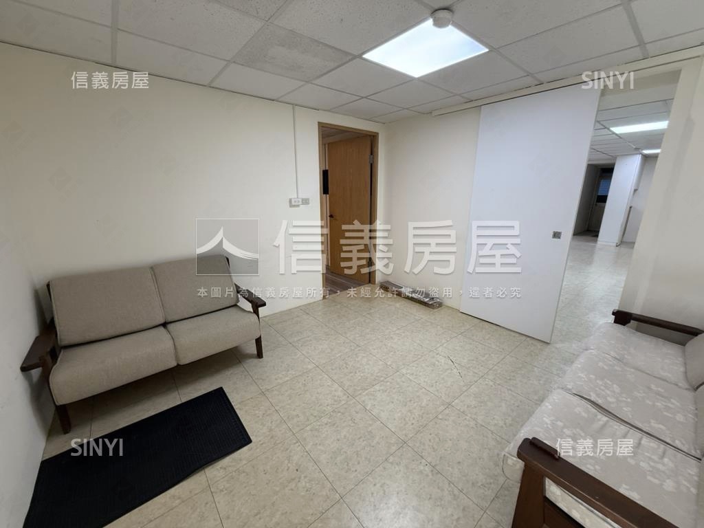 近光復橋商辦有車位房屋室內格局與周邊環境