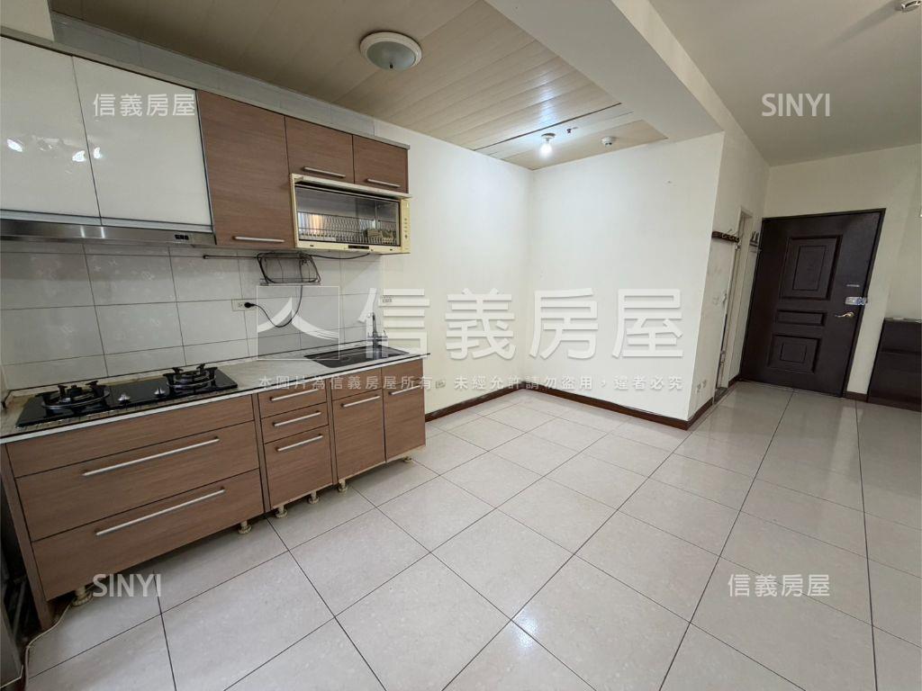 亞曼尼高樓層套房房屋室內格局與周邊環境