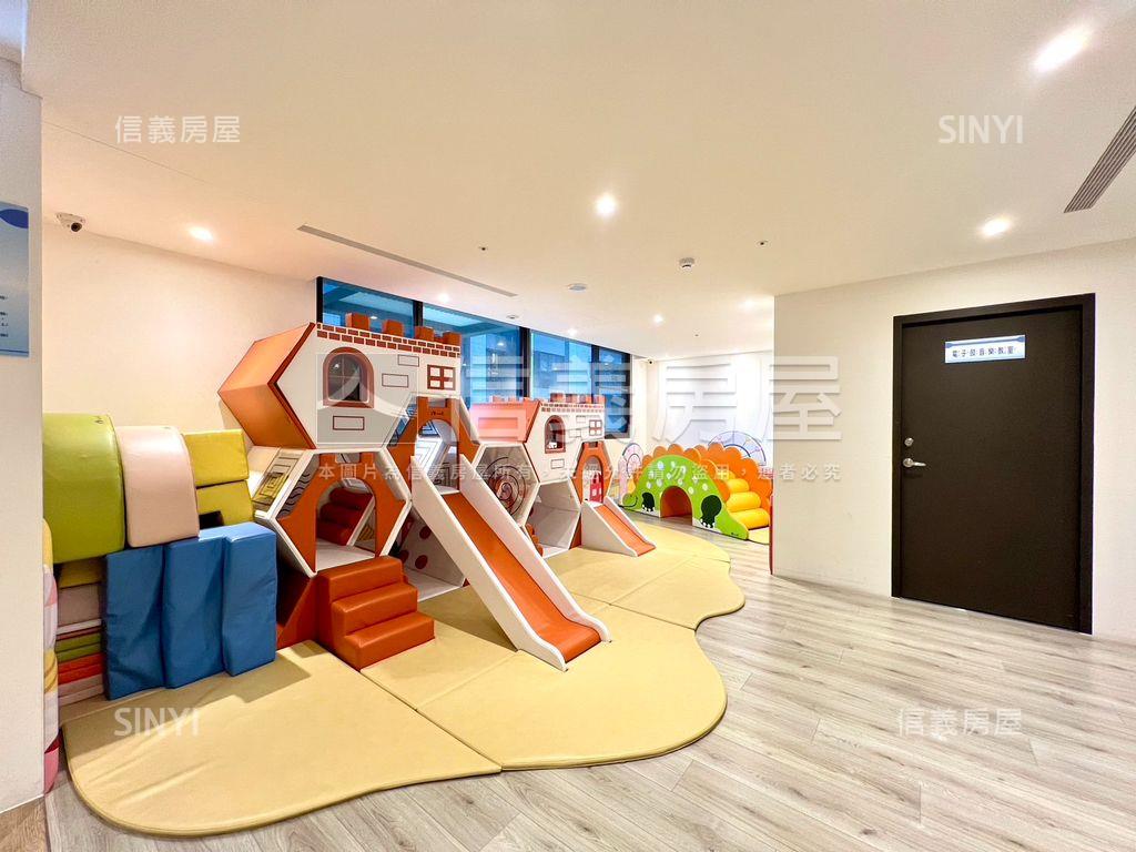 專任未來里寓˙兩房車位房屋室內格局與周邊環境