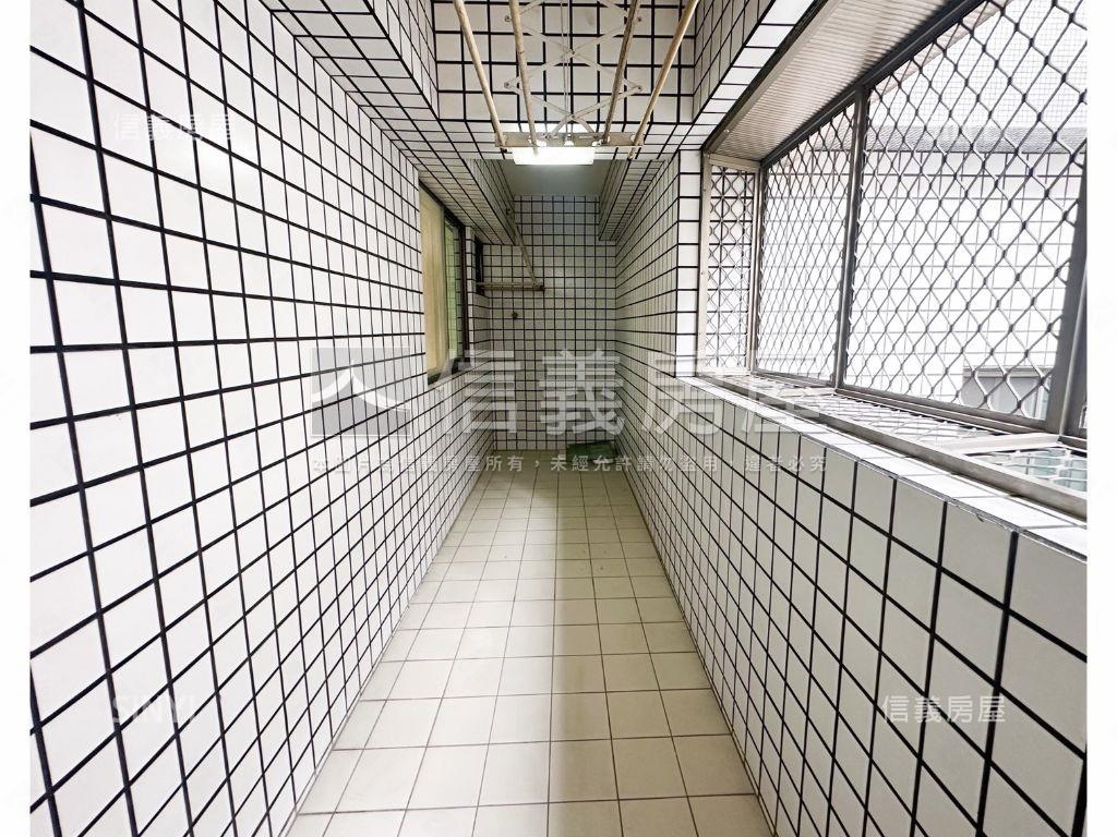 大面寬１－２樓招財店面房屋室內格局與周邊環境