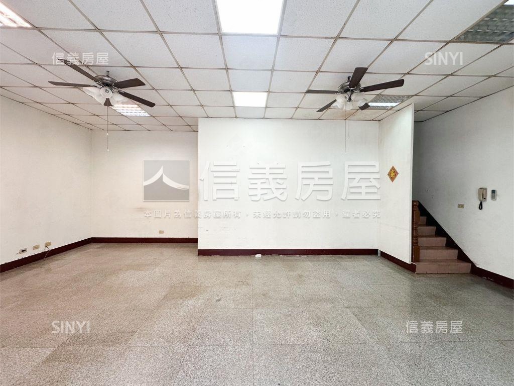 大面寬１－２樓招財店面房屋室內格局與周邊環境