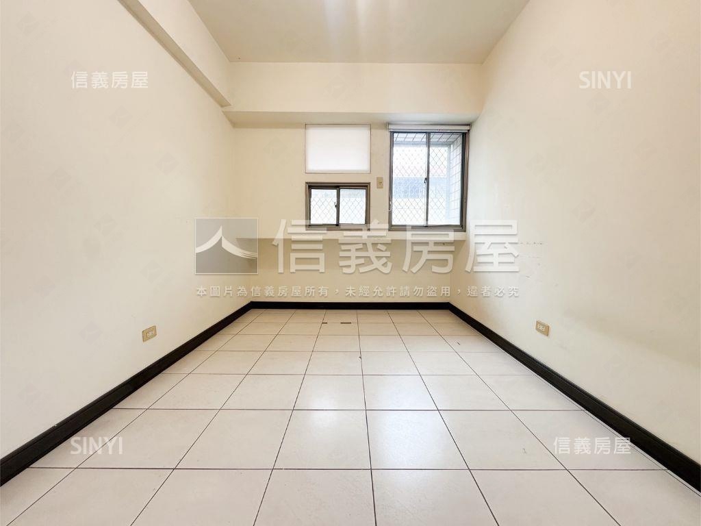 大面寬１－２樓招財店面房屋室內格局與周邊環境