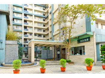 淡水站前近捷運四房