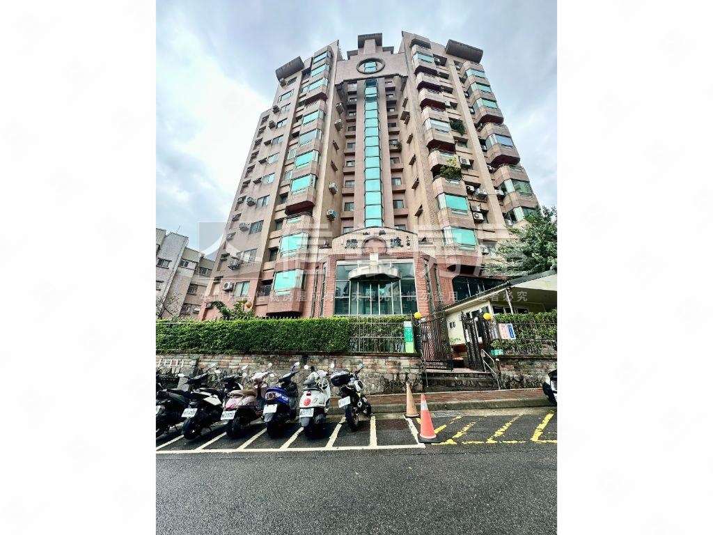 綠波山莊三房平面車房屋室內格局與周邊環境