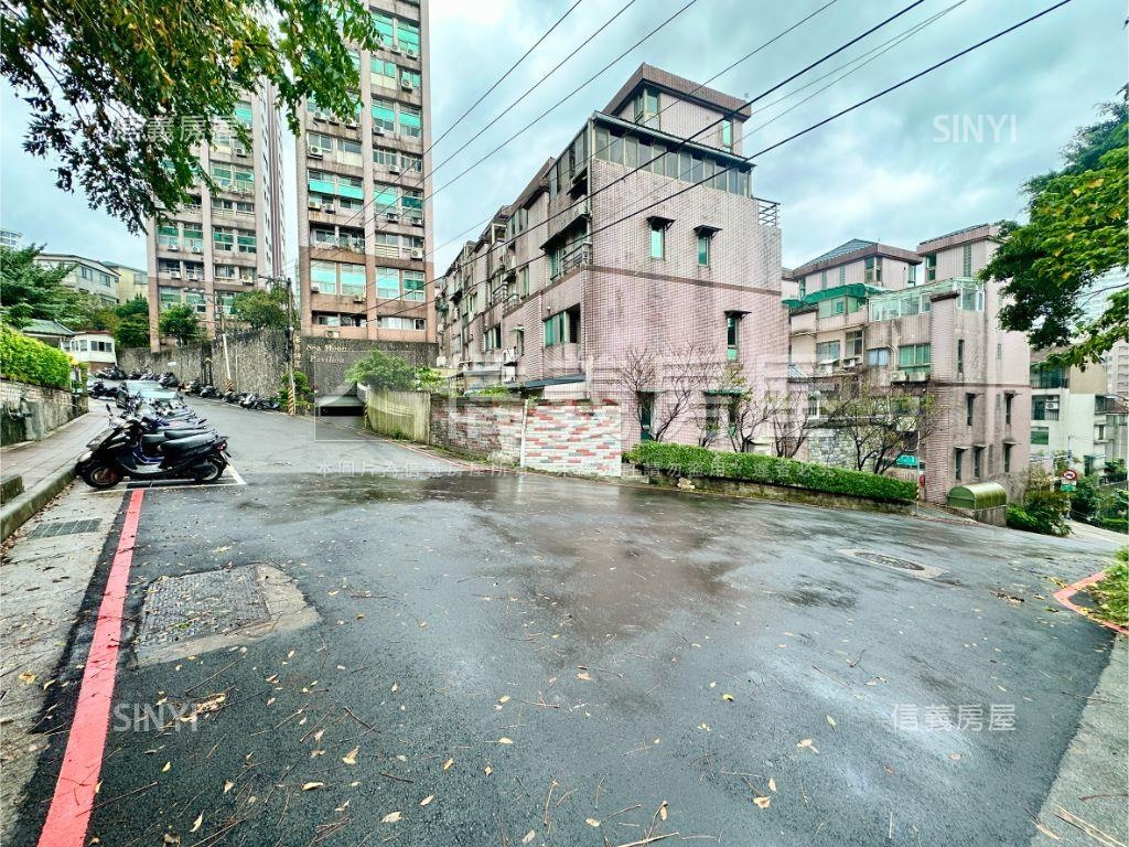 綠波山莊三房平面車房屋室內格局與周邊環境