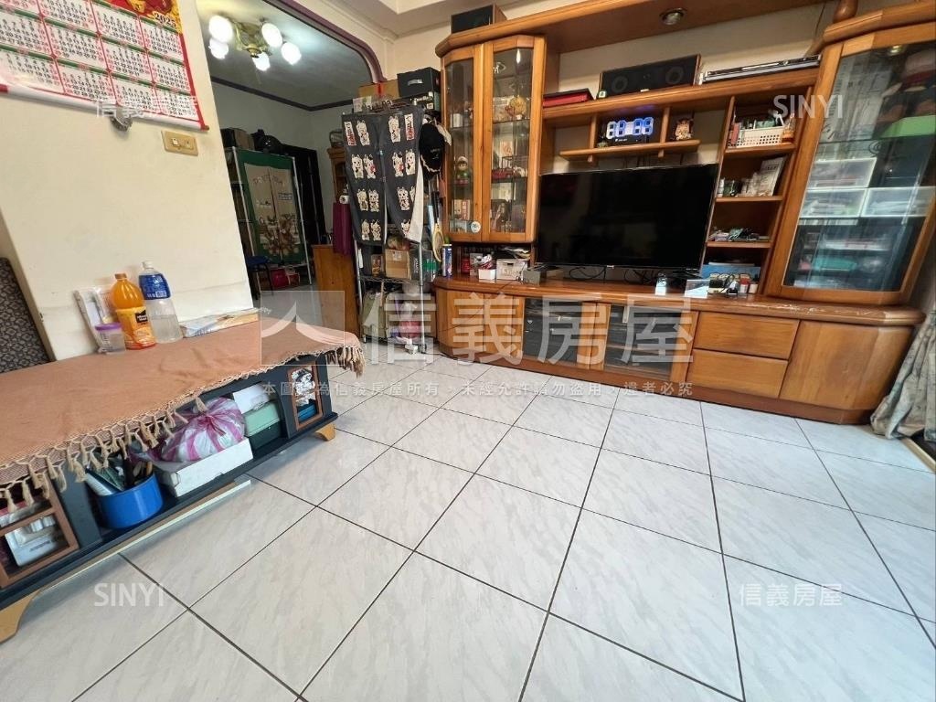 適首購小資族高樓電梯三房房屋室內格局與周邊環境