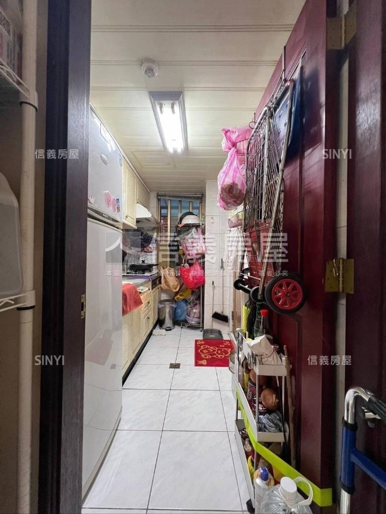 適首購小資族高樓電梯三房房屋室內格局與周邊環境