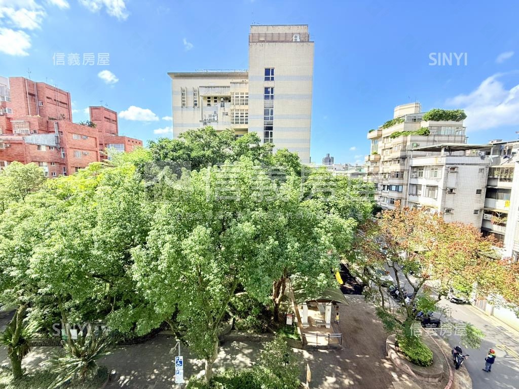 面朝恆光公園電梯三房車位房屋室內格局與周邊環境